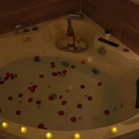 Le Cocon Fleuri, Proche Centre アパート